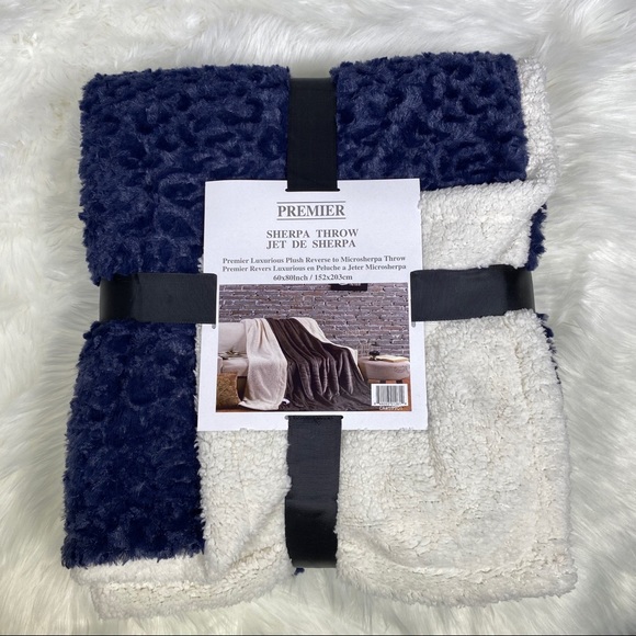 Kate & Co. Other - ✨SOLD-OUT✨Navy Swirl Micromink Sherpa Throw